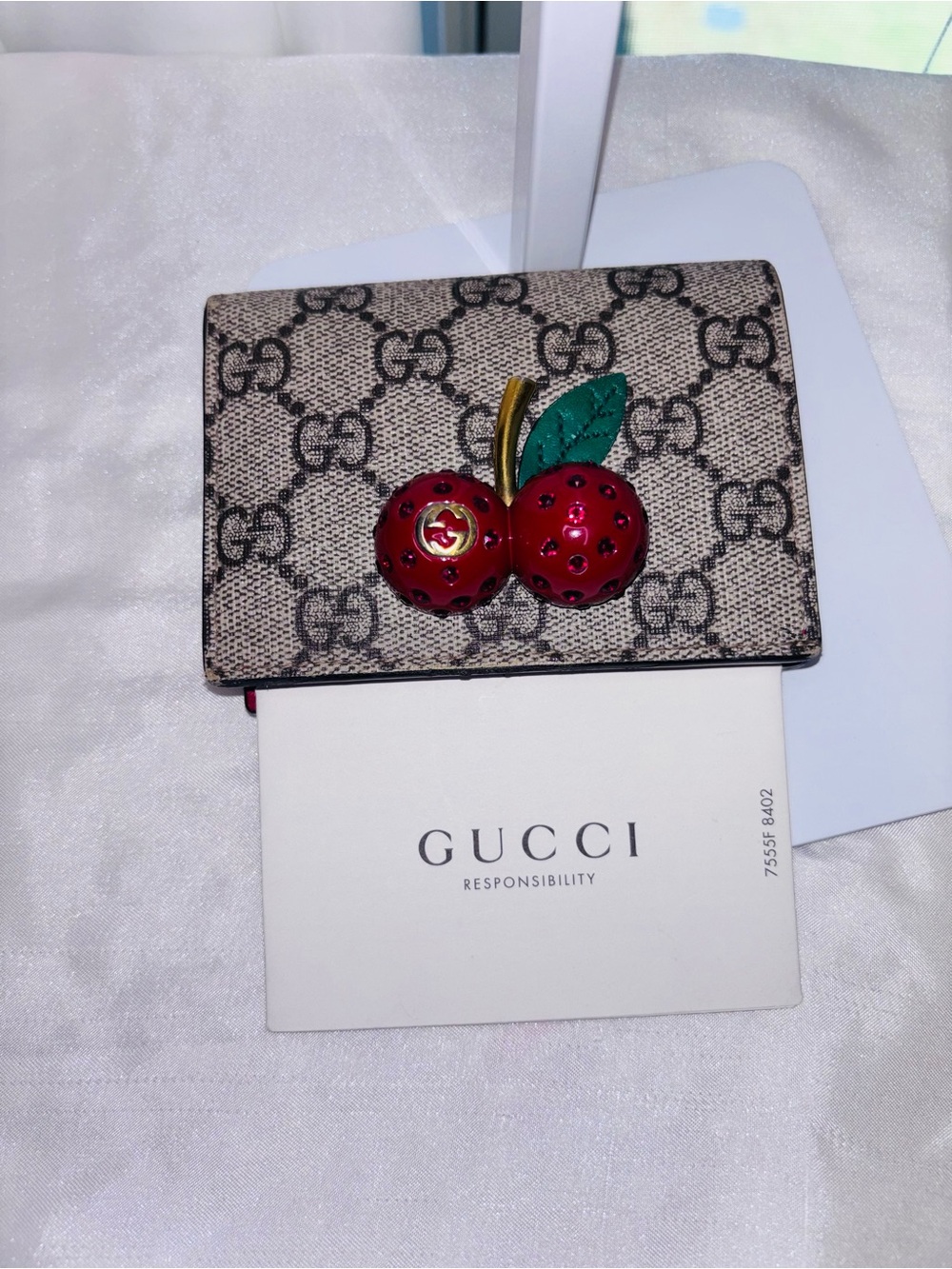 Gucci GG Supreme Crystal Cherry compact wallet, style 476050 - Picture 4 of 13